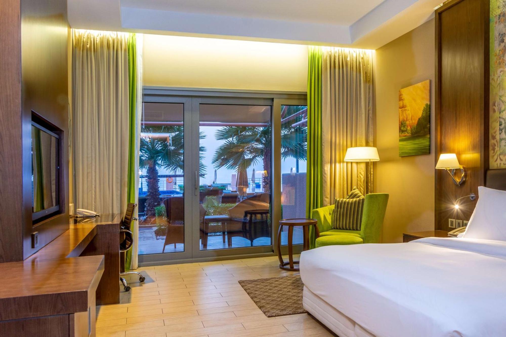 Radisson Blu Hotel & Resort, Sohar Exterior foto Deluxe Room