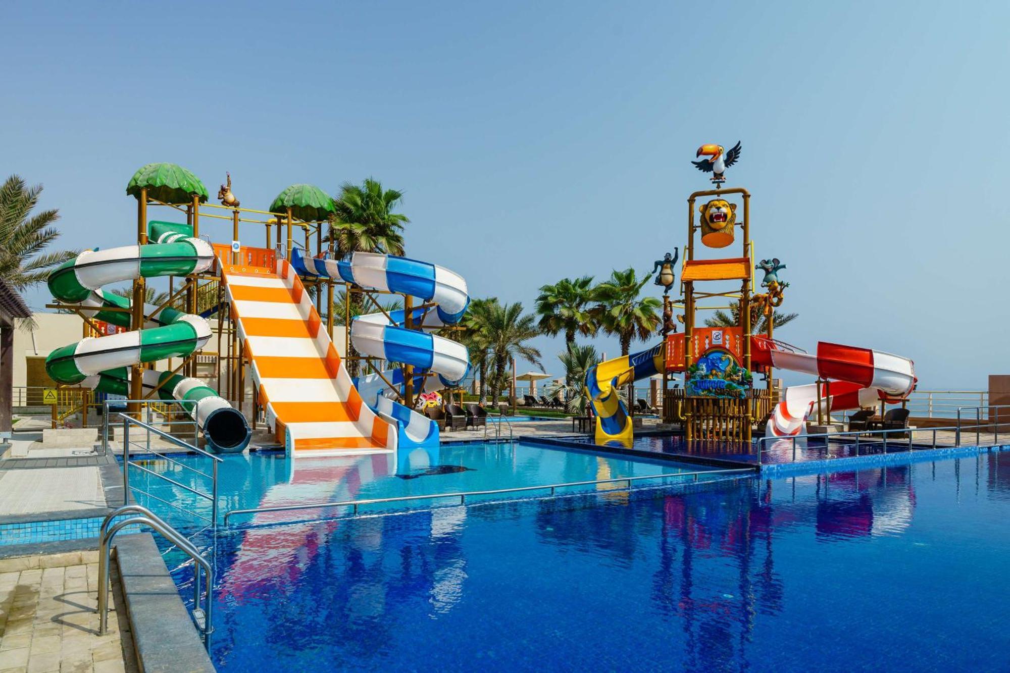 Radisson Blu Hotel & Resort, Sohar Exterior foto Water park in Egypt