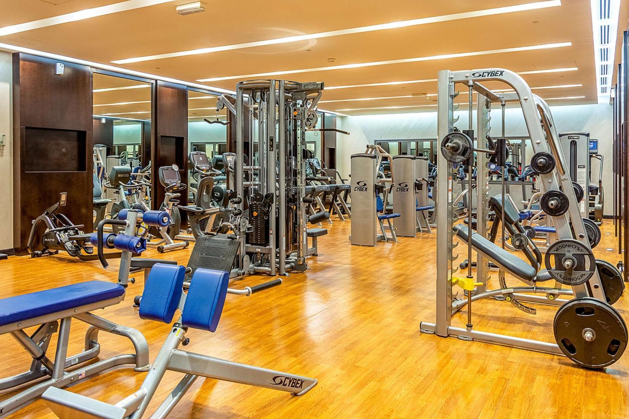 Radisson Blu Hotel & Resort, Sohar Exterior foto The gym at the hotel