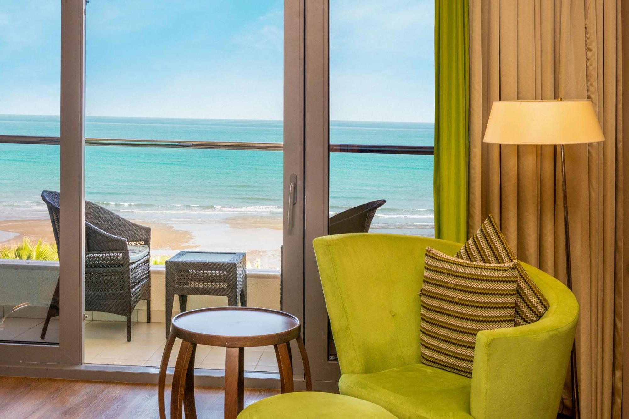Radisson Blu Hotel & Resort, Sohar Exterior foto Deluxe Ocean View