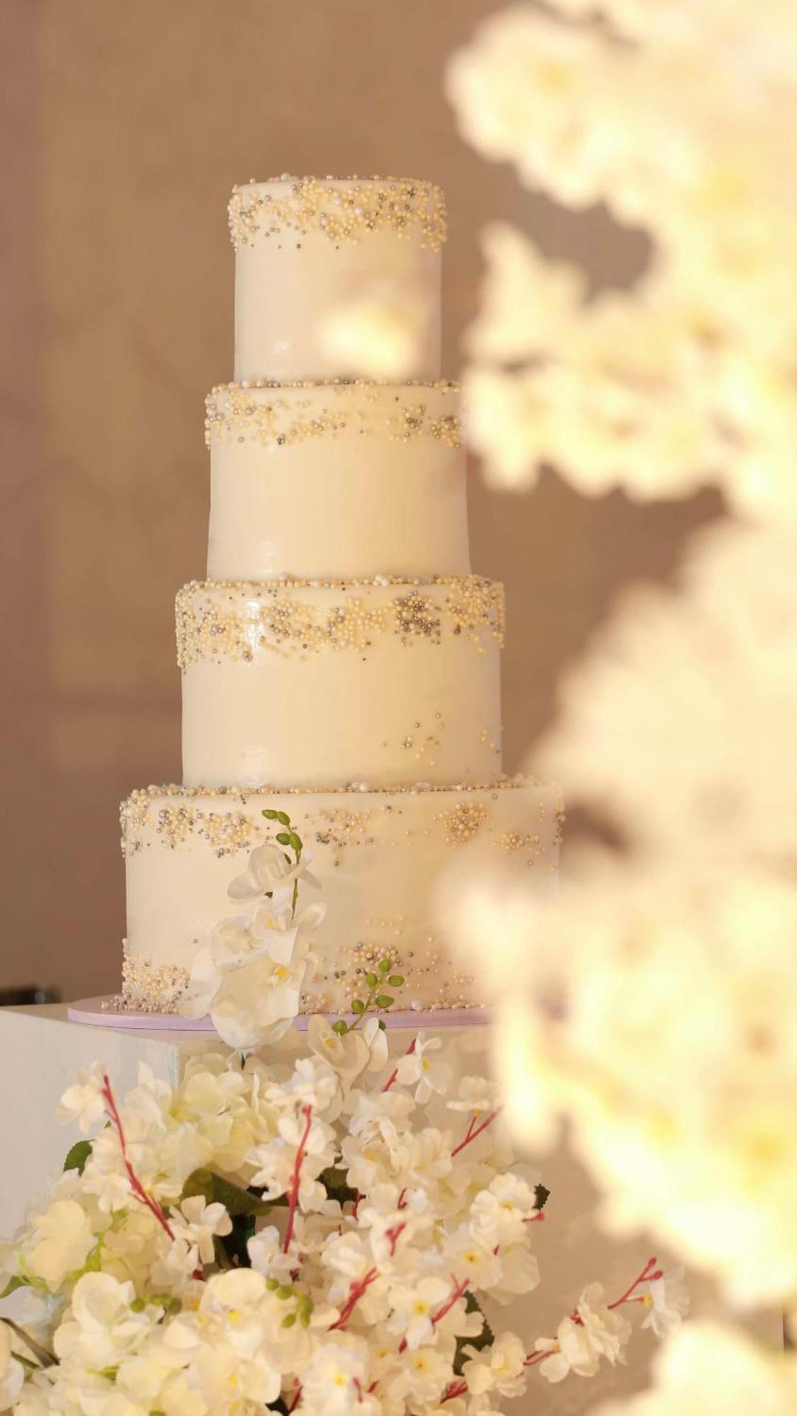 Radisson Blu Hotel & Resort, Sohar Exterior foto A white wedding cake